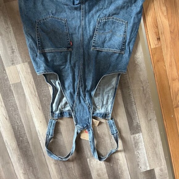 Levis Bib Overall Shorts - Picture 1 of 10